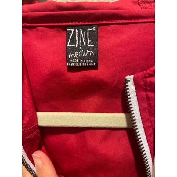 Zine Hooded Lightweight Windbreaker Jacket Sz M Red Zipper Closure Elastic Hem - Picture 4 of 7